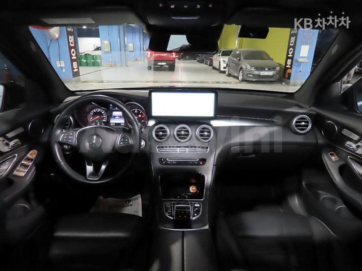 Mercedes Benz GLC Class 2017 — 5