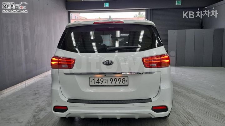 Kia Carnival 2020 KNAMC81ABLS661574 — 4
