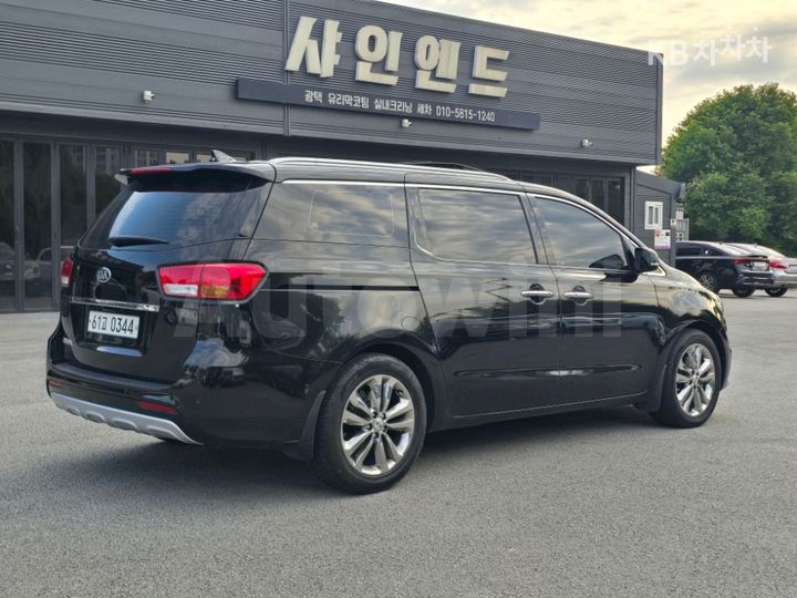 Kia Carnival 2017 — 2