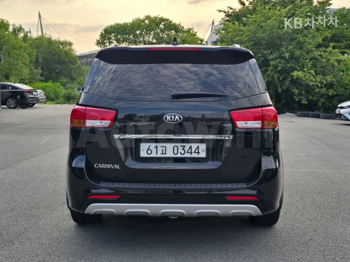 Kia Carnival 2017 — 4