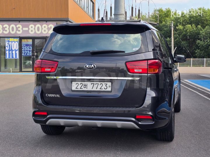 Kia Carnival 2019 KNAME81ABKS581390 — 2