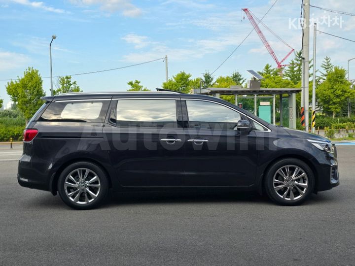 Kia Carnival 2019 KNAME81ABKS581390 — 4