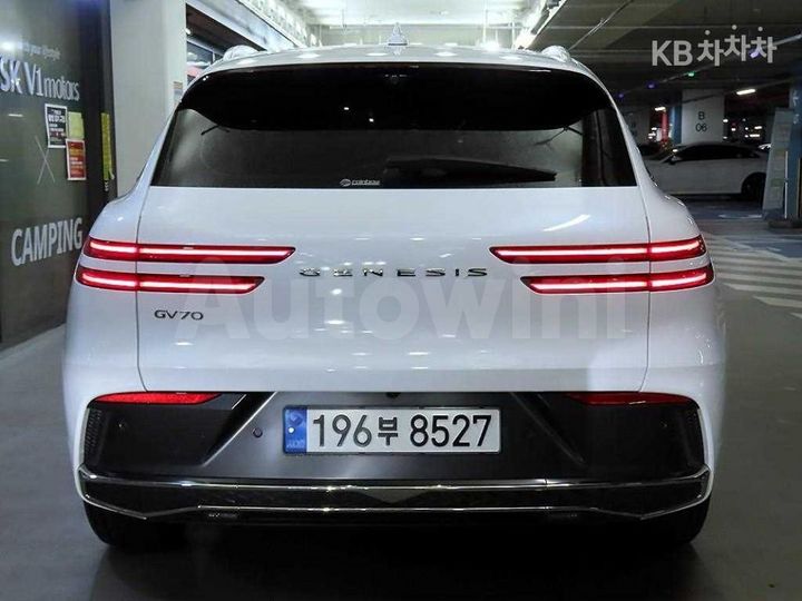 Genesis GV70 2025 — 5