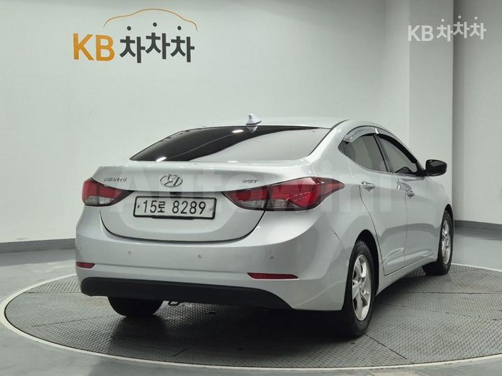 Hyundai Avante 2016 — 3