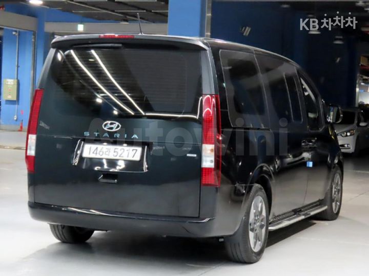 Hyundai Staria 2023 KMHYA811DPU107166 — 4