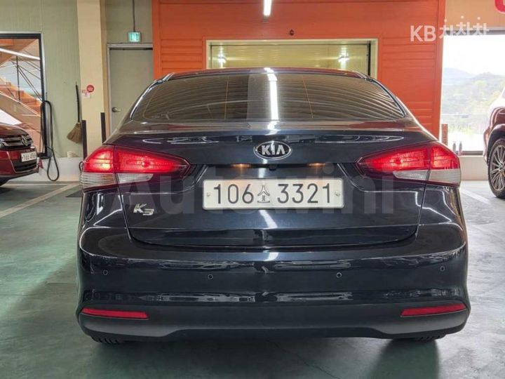 Kia K3 2017 KNAFJ412BHA684194 — 5
