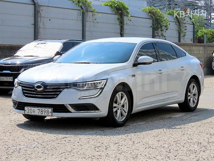 Renault SM6