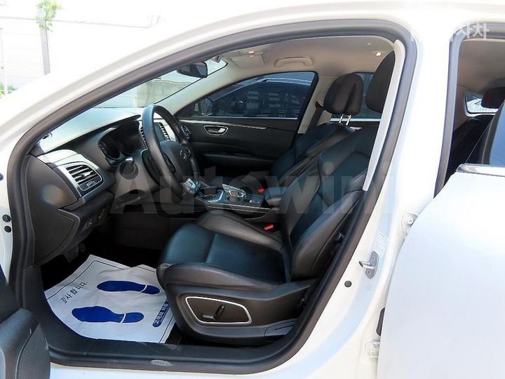 Renault SM6