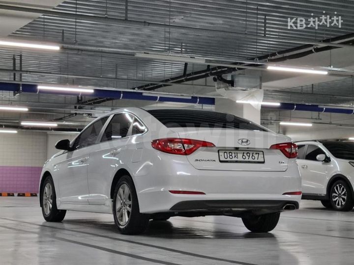 Hyundai Sonata 2017 KMHE341DBHA313873 — 4