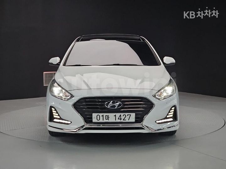 Hyundai Sonata 2018 KMHE341CBJA366197 — 2