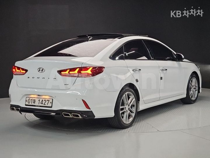 Hyundai Sonata 2018 KMHE341CBJA366197 — 4