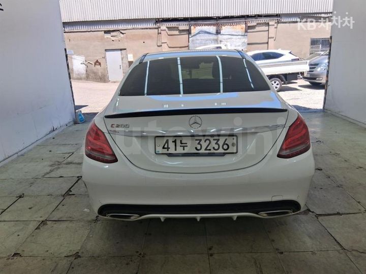 Mercedes-Benz C Class 2018 — 4