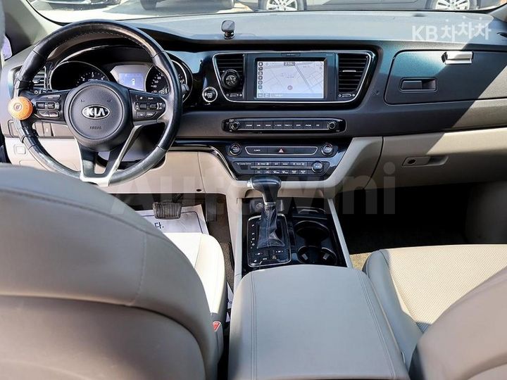 Kia Carnival 2017 KNAMC81ABHS251864 — 5
