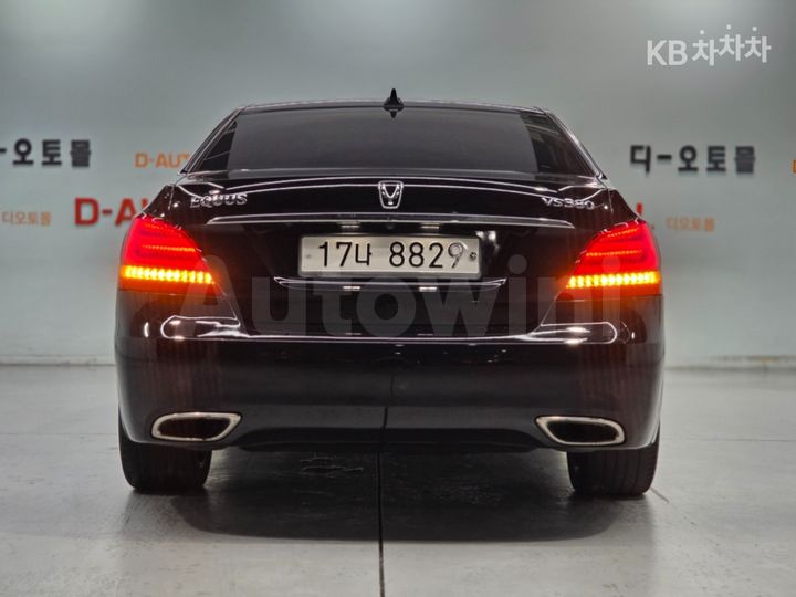 Hyundai Equus