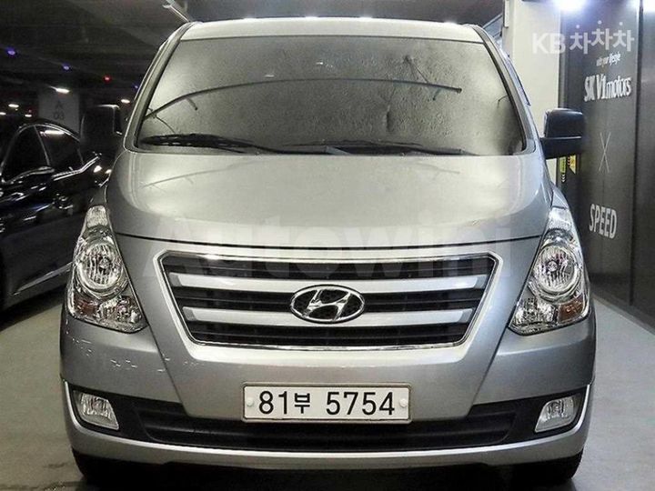 Hyundai Starex
