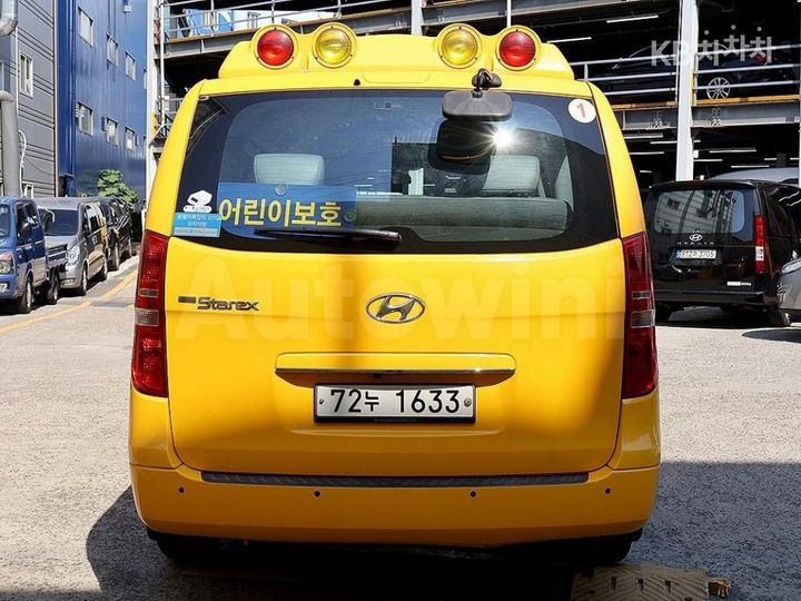 Hyundai Starex 2018 KMJWA37KAJU925873 — 3