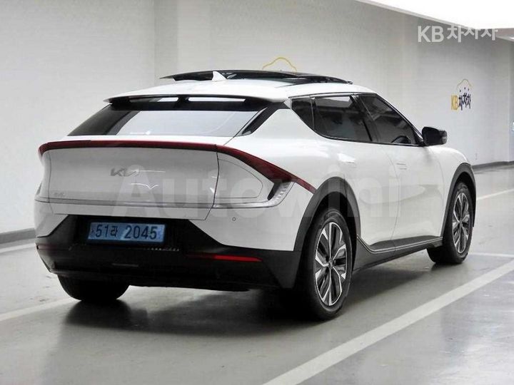 Kia EV6 2022 KNAC281CPNA074871 — 4