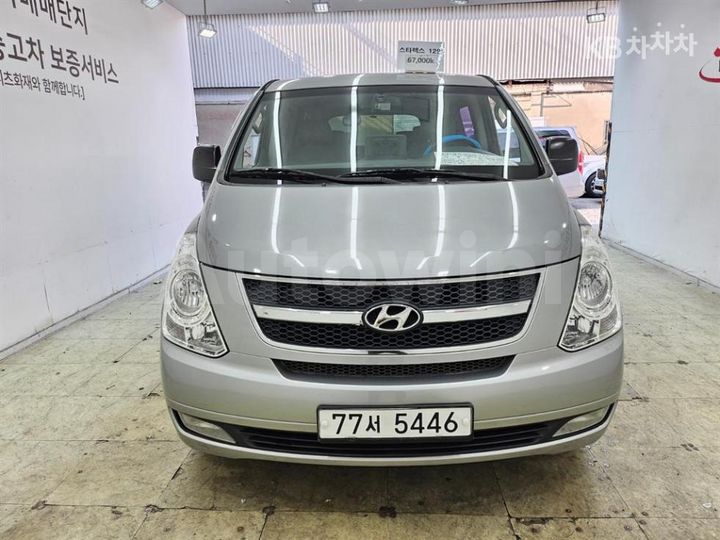 Hyundai Starex 2011 — 2