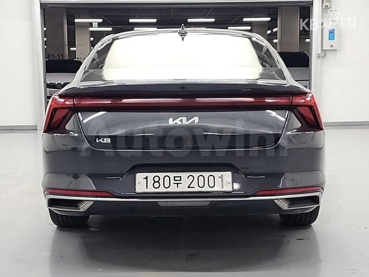 Kia K8 2023 KNAM241BBPA036016 — 3