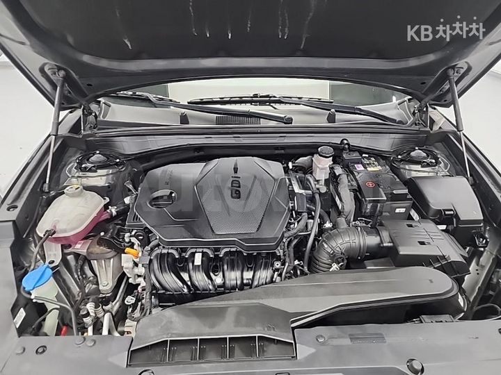 Kia K8 2023 KNAM241BBPA036016 — 5