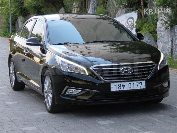 Hyundai Sonata 2017 KMHE341CBHA289123 — 2