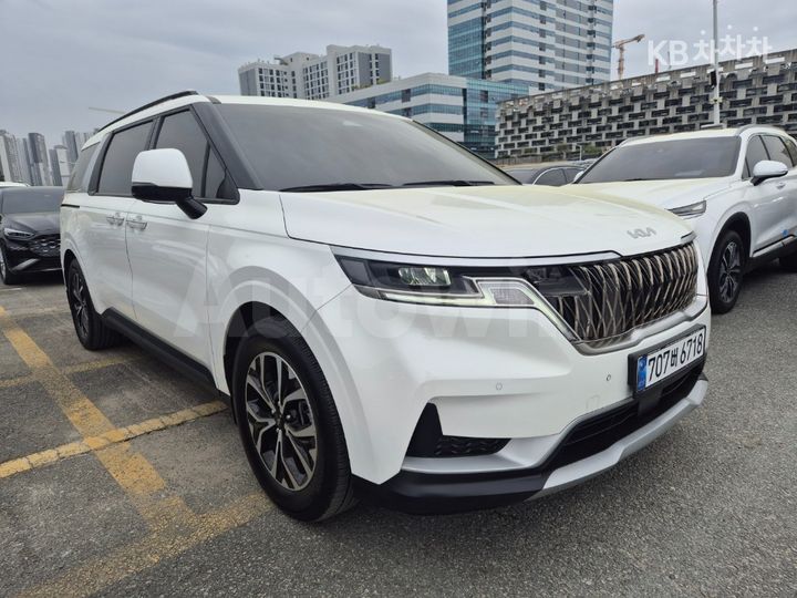 Kia Carnival 2023 — 3