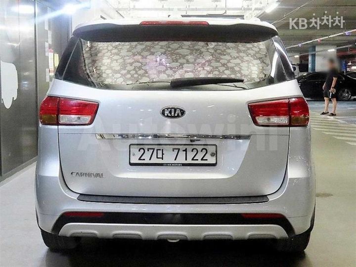 Kia Carnival 2015 KNAMB81ABFS005200 — 5
