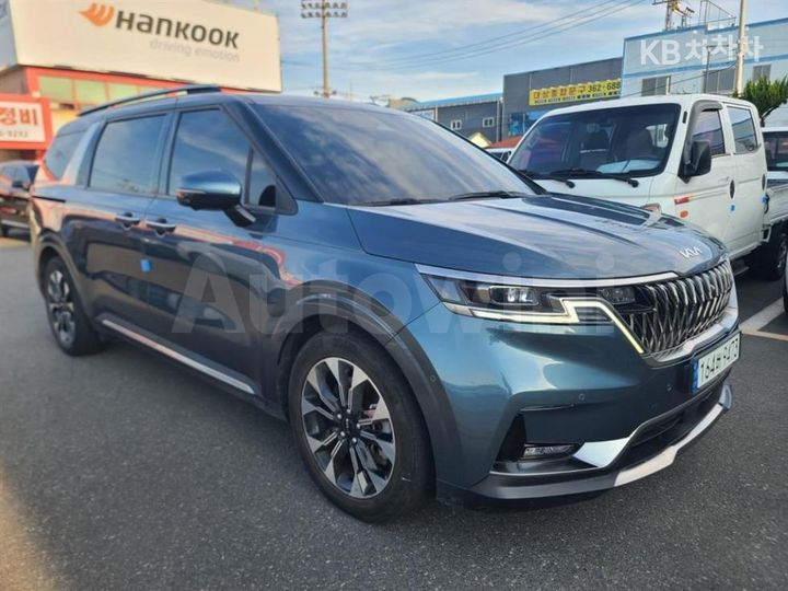 Kia Carnival 2023 KNANC81BBPS350434 — 3