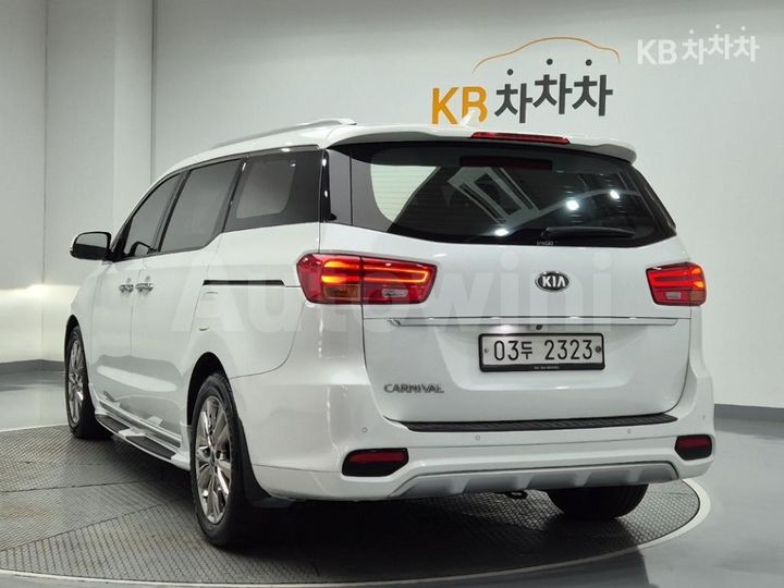 Kia Carnival 2019 KNAME81ABKS451198 — 2