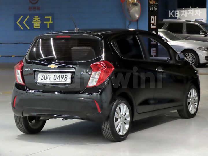 Chevrolet Spark 2017 KLYDC487DHC741065 — 4