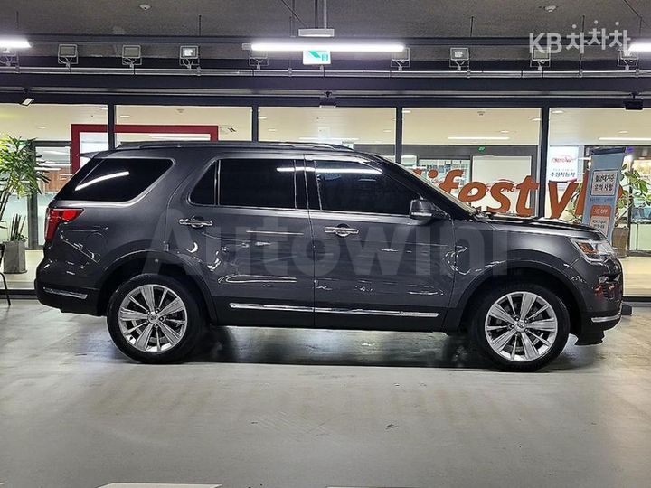 Ford Explorer 2018 1FM5K8FH4JGB24093 — 3