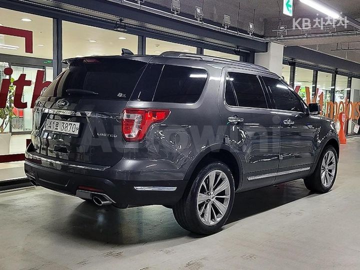 Ford Explorer 2018 1FM5K8FH4JGB24093 — 4