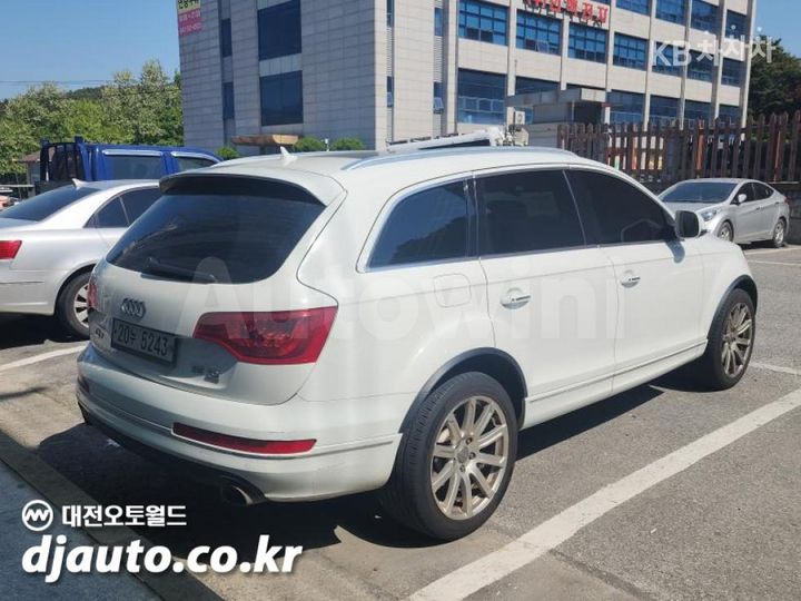 Audi Q7 2015 — 3
