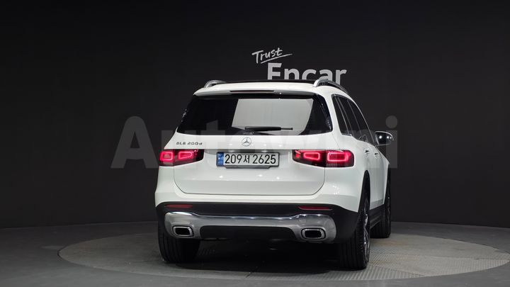 Mercedes Benz GLB Class 2022 — 4