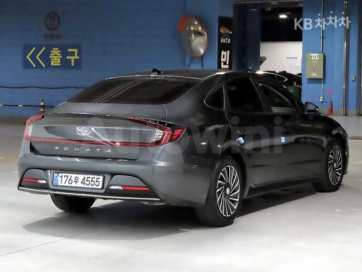 Hyundai Sonata 2023 — 4