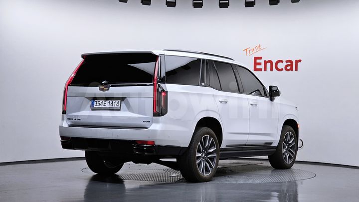 Cadillac Escalade 2023 — 2