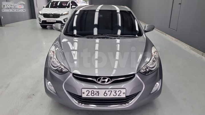 Hyundai Avante 2011 — 3