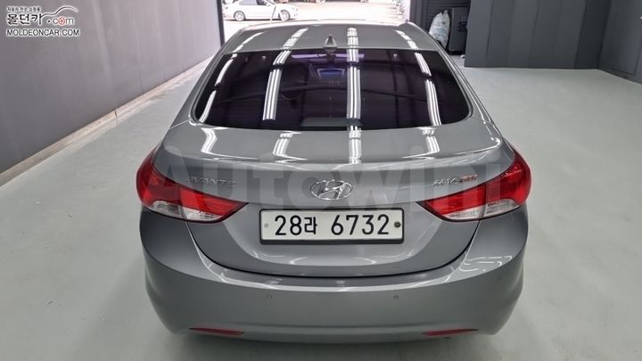 Hyundai Avante 2011 — 4