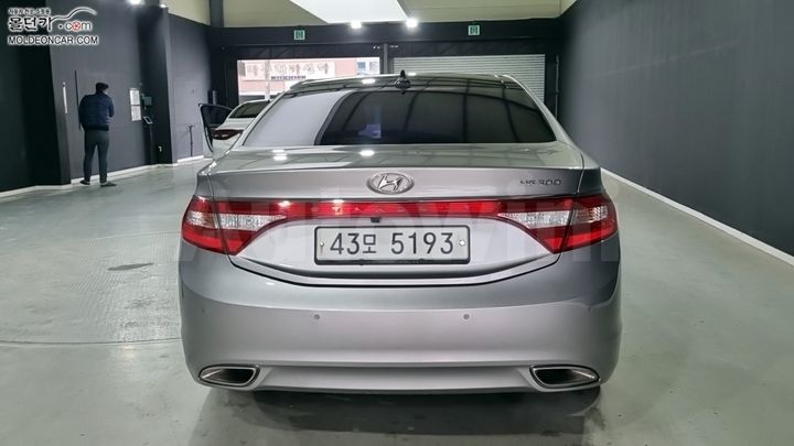 Hyundai Grandeur 2011 — 4