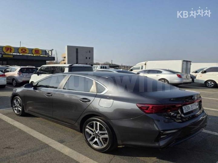 Kia K3 2019 KNAF241BEKA807611 — 5