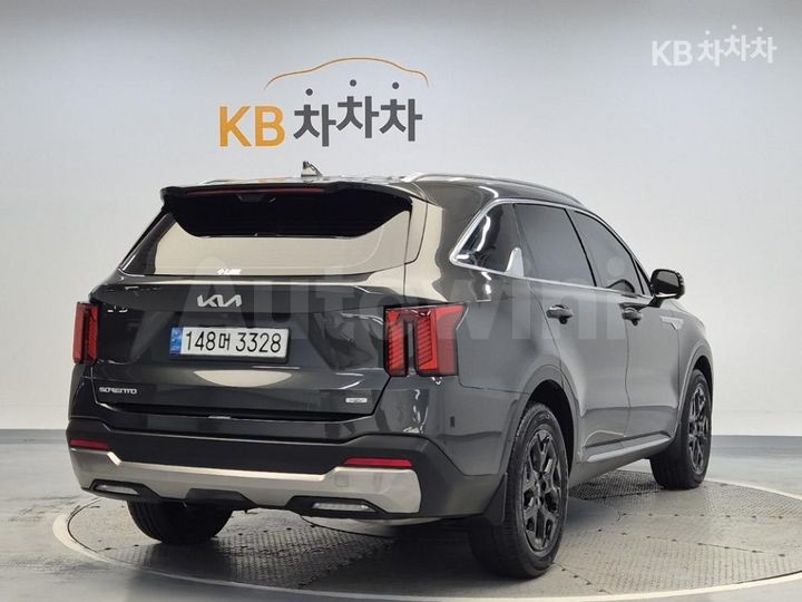 Kia Sorento 2024 KNARK81GBRA240187 — 3