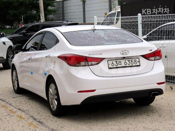 Hyundai Avante 2014 KMHDG41DBEU131838 — 3