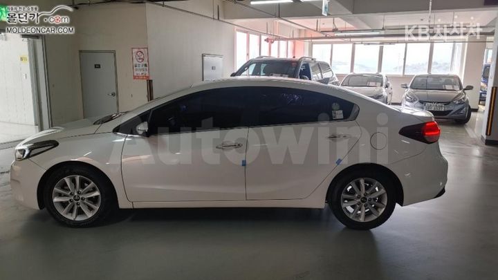 Kia K3 2016 KNAFK412BGA644093 — 3