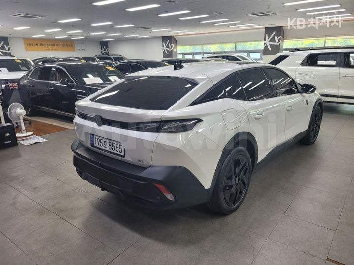 Peugeot 408 2023 VR3FPHNSSPY545856 — 4