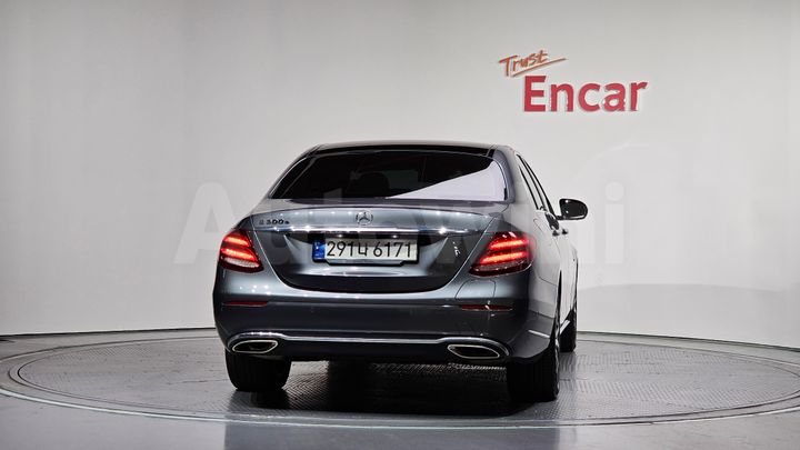 Mercedes Benz E Class 2019 — 4