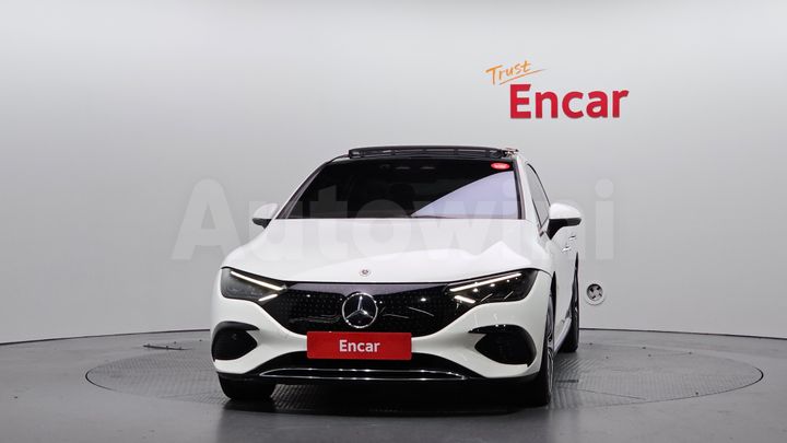 Mercedes Benz EQE 2023 — 3