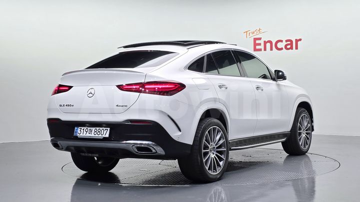 Mercedes Benz GLE Class 2023 — 2