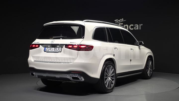 Mercedes-Benz GLS Class 2026 — 2