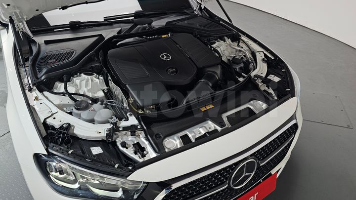 Mercedes-Benz E Class 2025 — 5