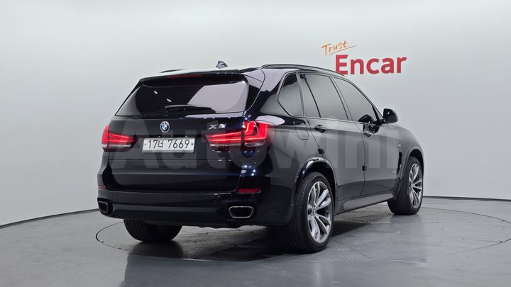 BMW X5 2017 — 2